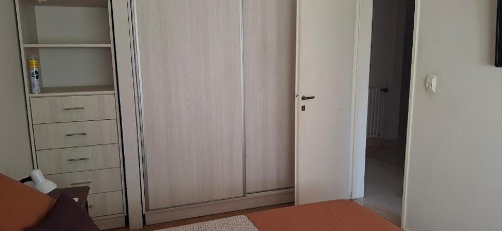 Dos habitaciónes independientes con baño privado en casa familiar photo 3
