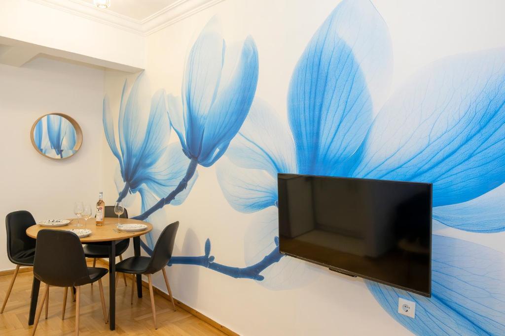 Rooms of Blue You apartment - downtown