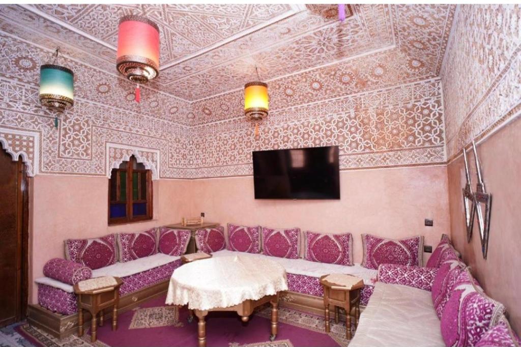Riad Dar Essassi 23 - Tap to explore photos