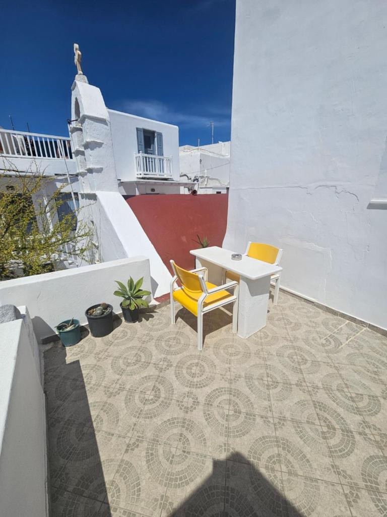 Modern Mykonos