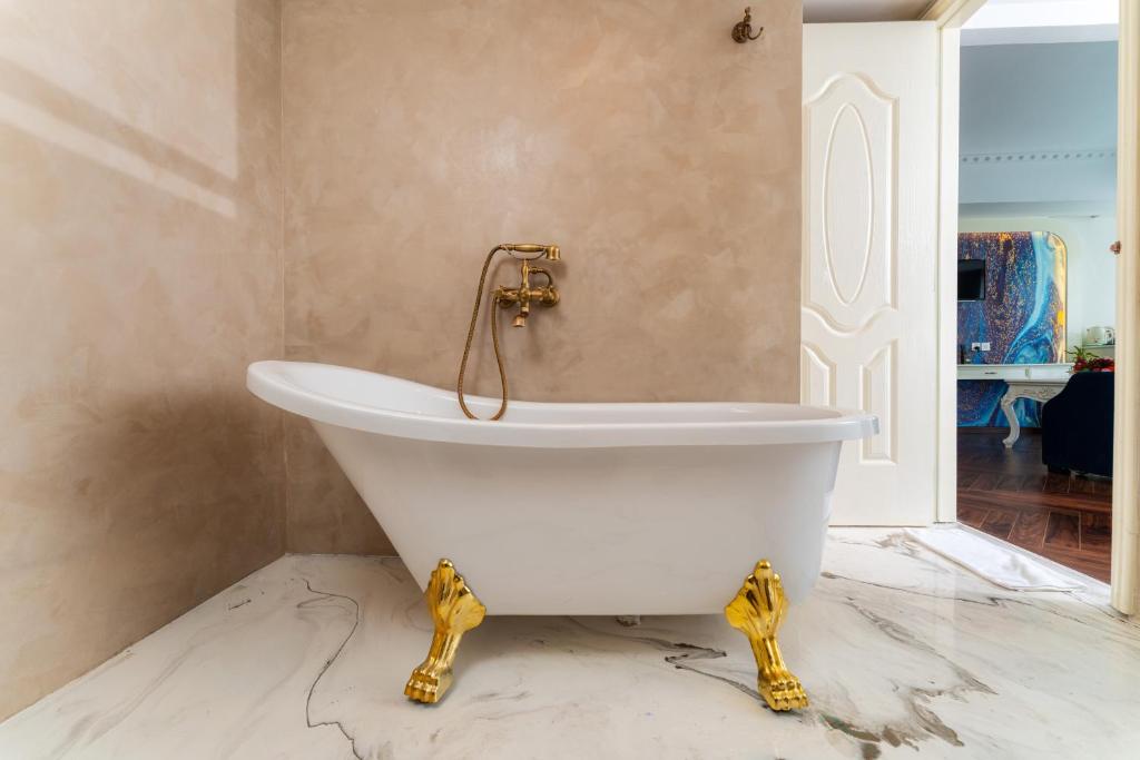 Nha VIET Nha Trang Hotel - Tap to explore photos