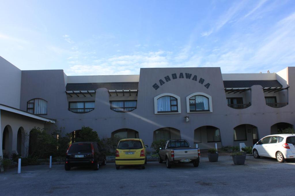 Grand Yellow Apartment photo 2