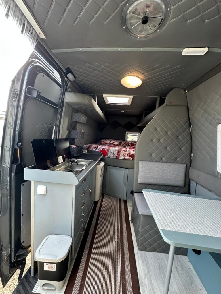 Rent van Luxury Sprinter photo 2