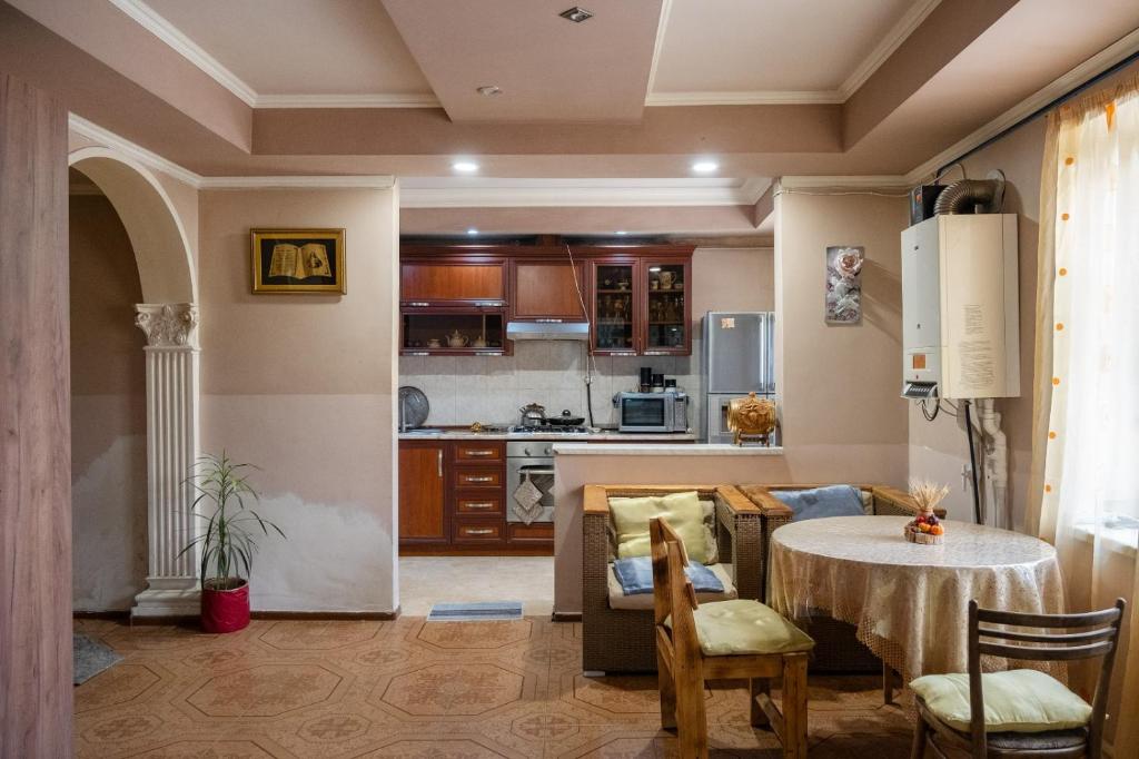 Gevorgyan House photo 1