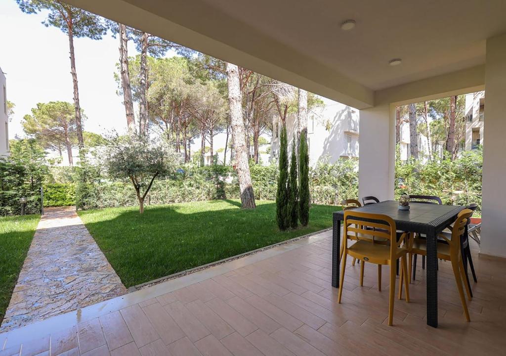 Gjiri i Lalzit - San Pietro - Leta's Apartments with Garden photo 2