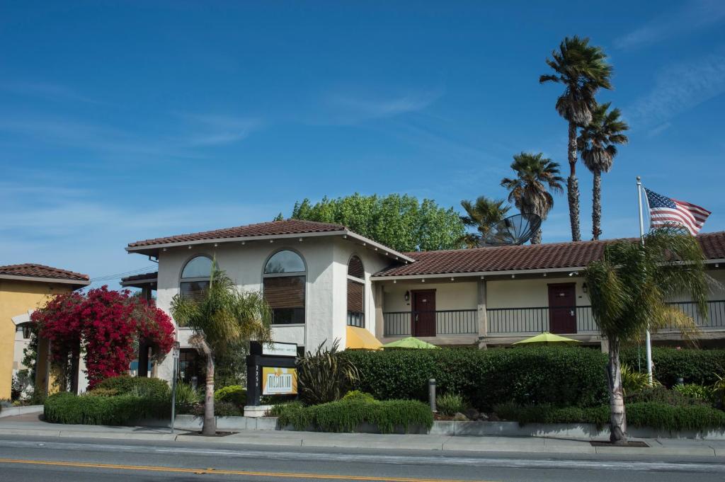 Mission Inn image