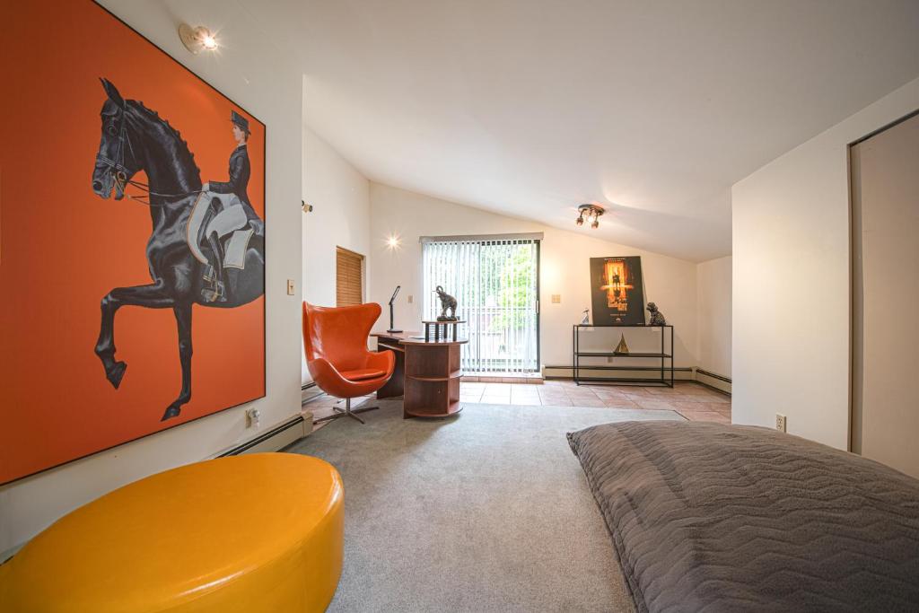 Cypress: Private Bedroom/Bathroom/Office, with Shared Pool, Hot tub - Tap to explore photos
