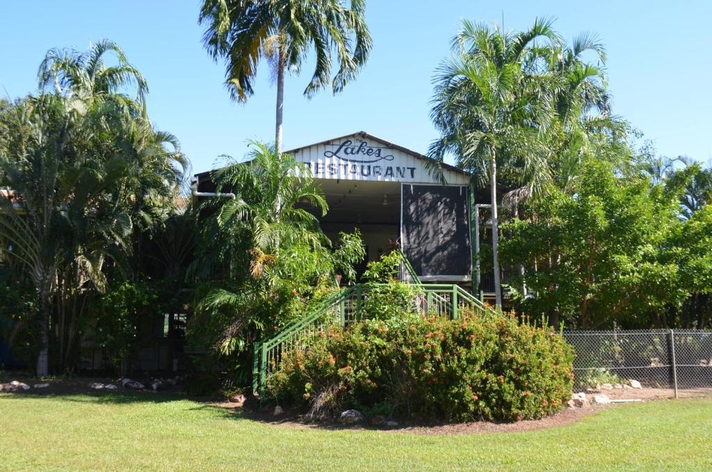 AAOK Lakes Resort and Caravan Park photo 1