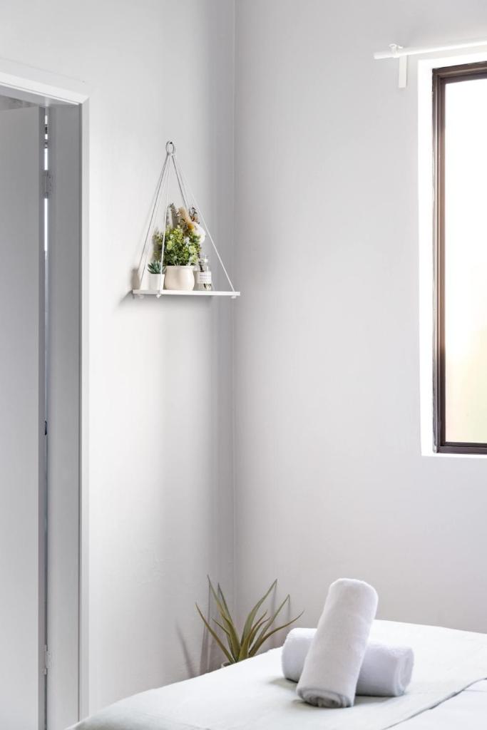 Spacious Ensuite Double Room in Belmore - Near Shops Eateries & More photo 1