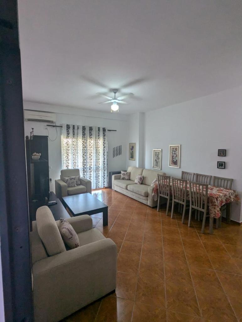 Friend & Family Apartment photo 4