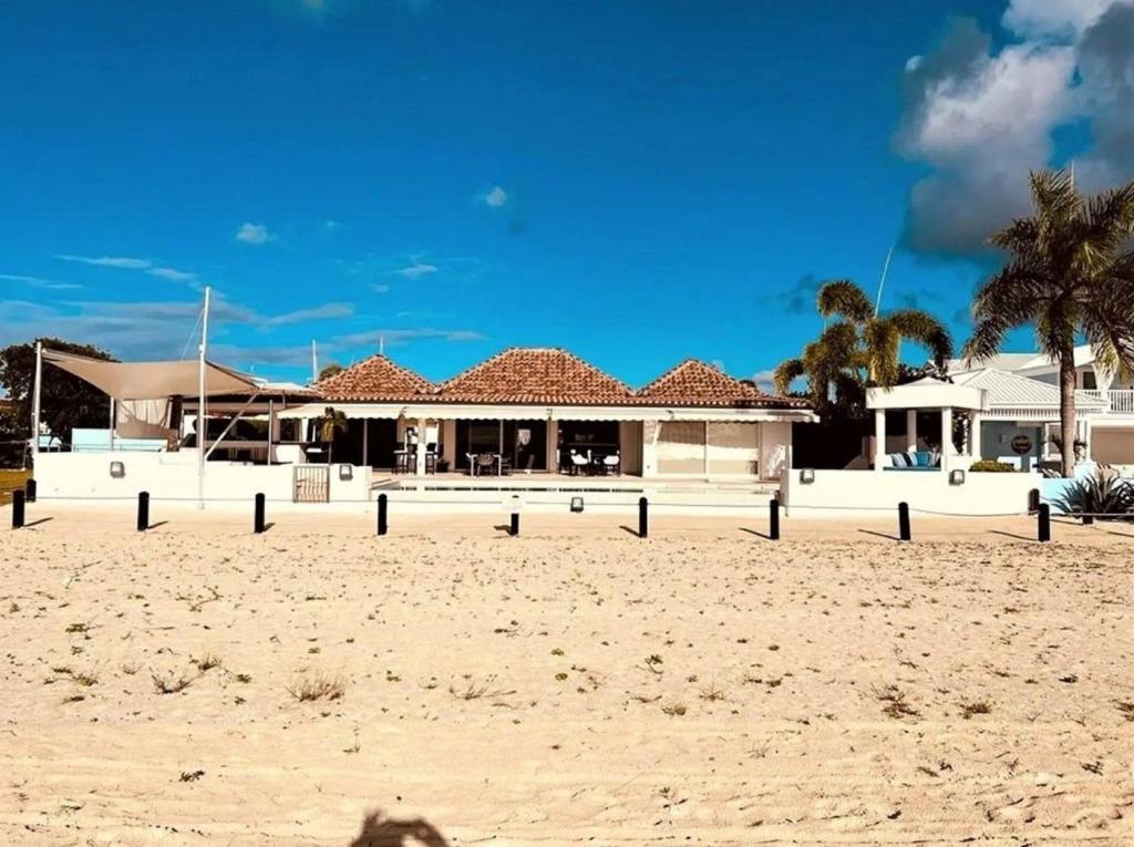 Spectacular house in Antigua photo 2