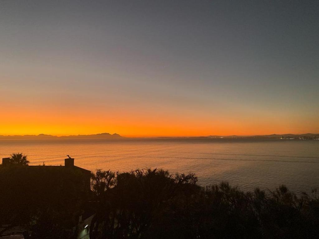 Artists Cottages Gordon's Bay Room Type - One-Bedroom Apartment with Sea View and Balcony