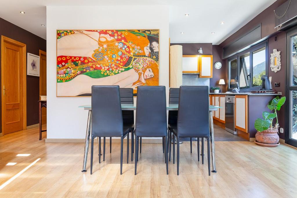 Dúplex Artístico con Terrasa I 10 min del Centro I AndBnB