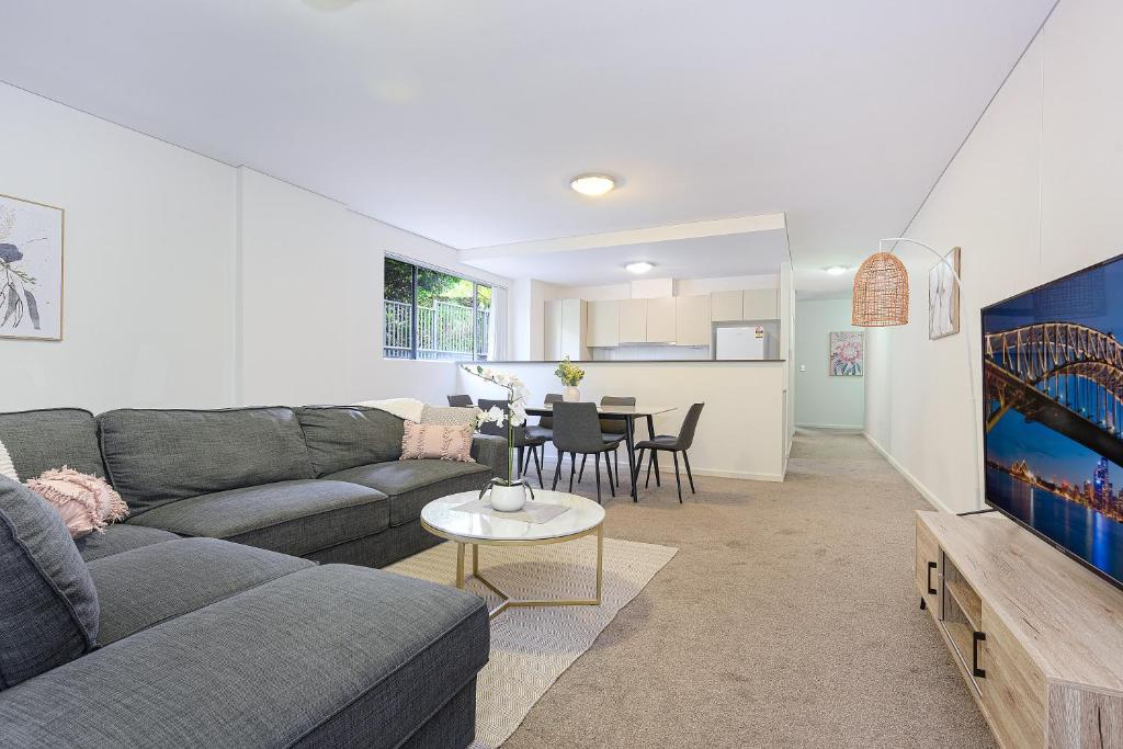 Castle HIll Sweet Modern 3BR Apt with 2 Parking photo 2