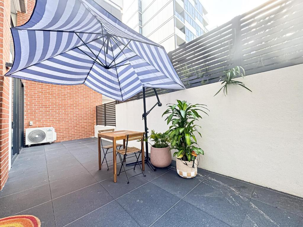 Luxurious Apartment In heart of Bankstown CBD photo 1