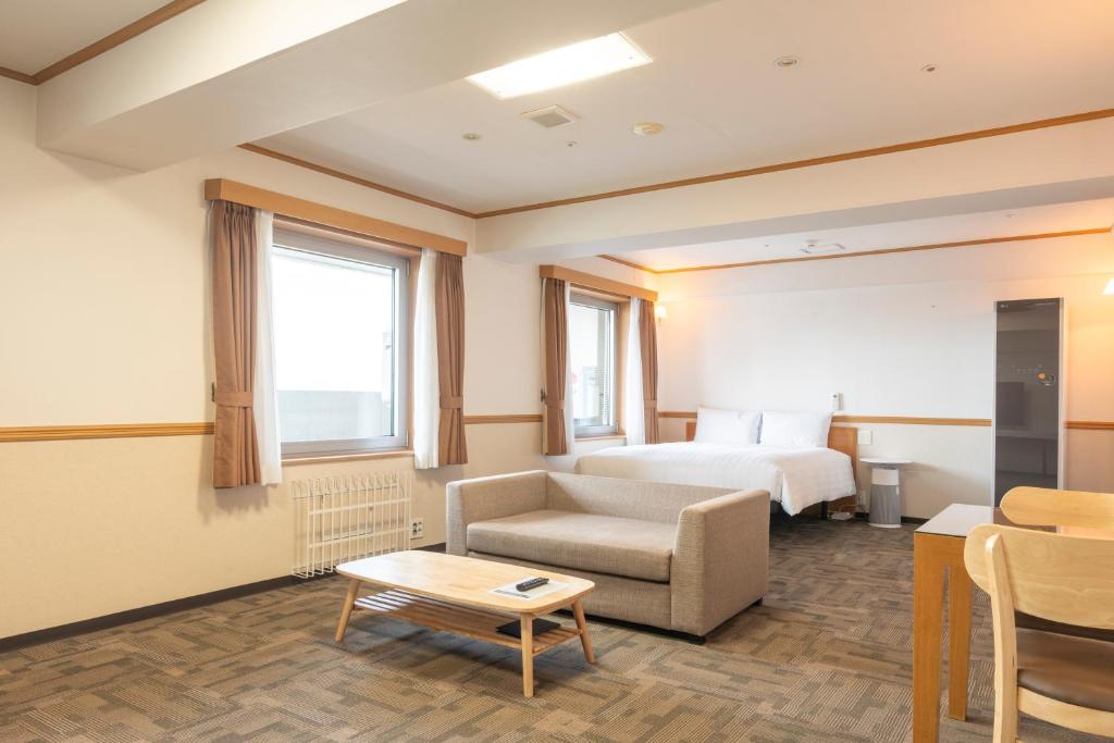 Toyoko Inn Daejeon Government Complex - Tap to explore photos