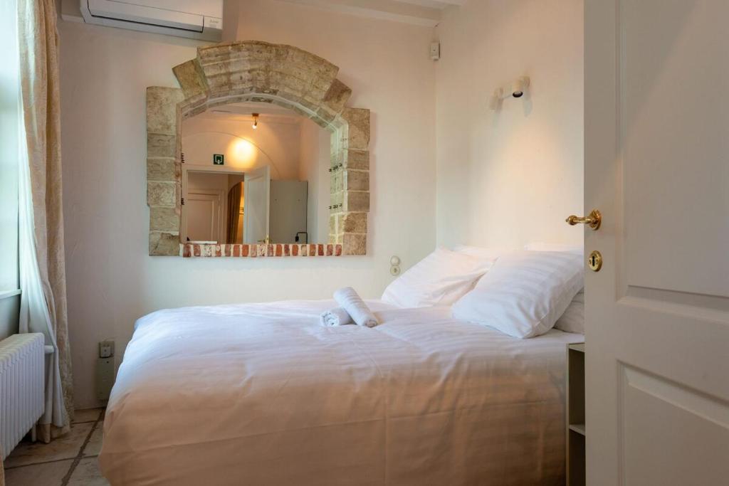Luxe Vacation Villa with swimming pool, 5 bedrooms photo 4