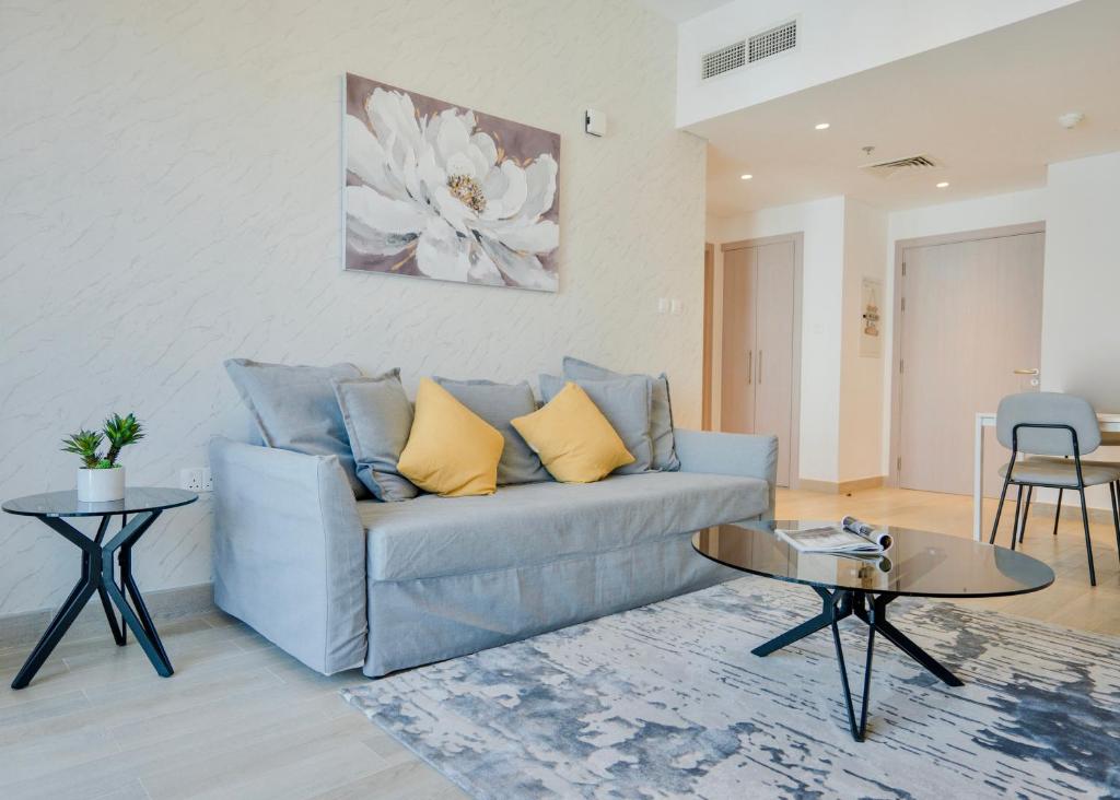 Maison Privee - Modern Yas Island Escape with Peaceful Canal Views photo 3