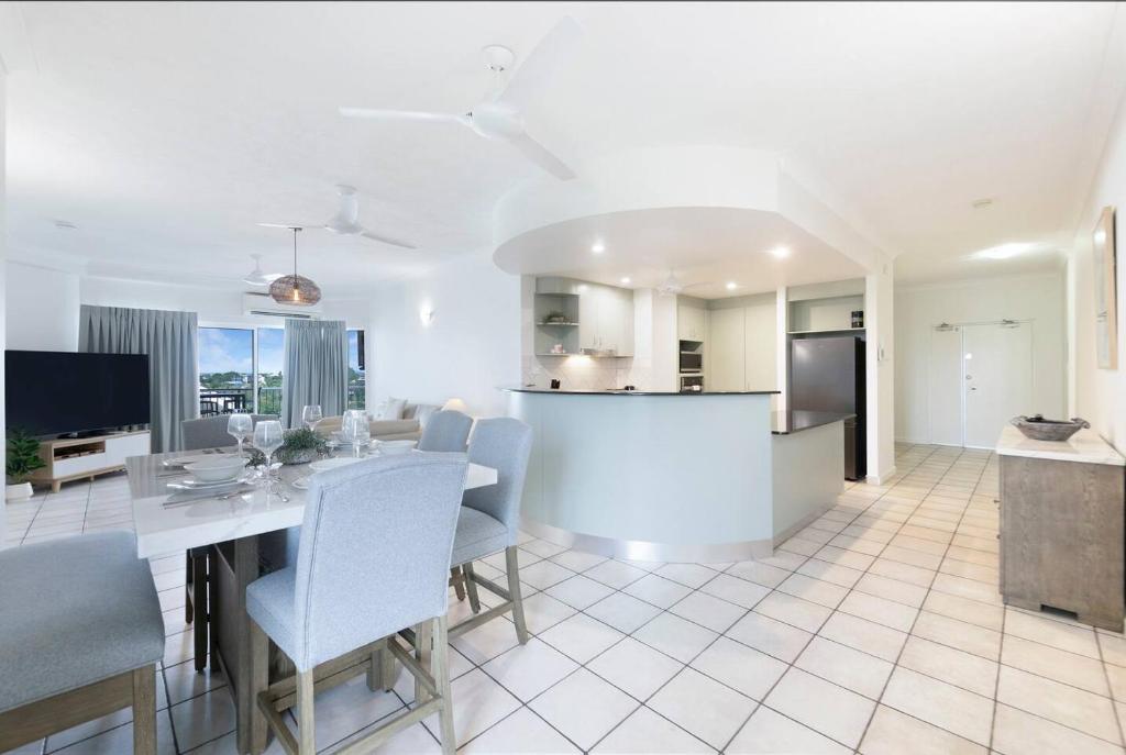 Baywatch Escape - Beachside Living near Darwin CBD photo 1