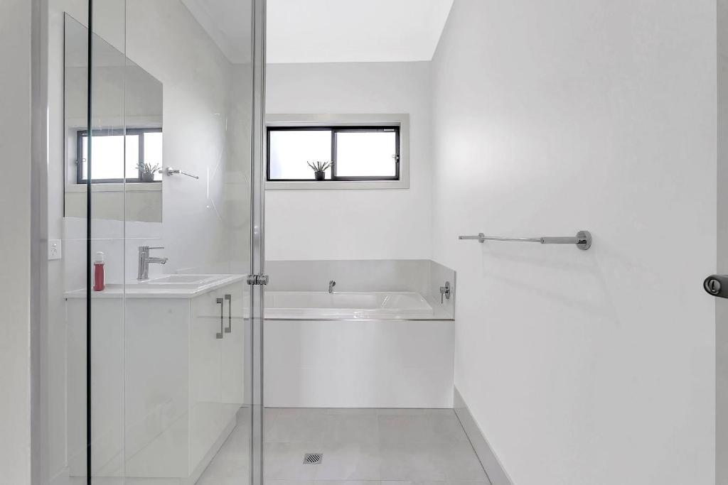 Modern Coastal Retreat in Aldinga Beach Just Steps from the Shore photo 4