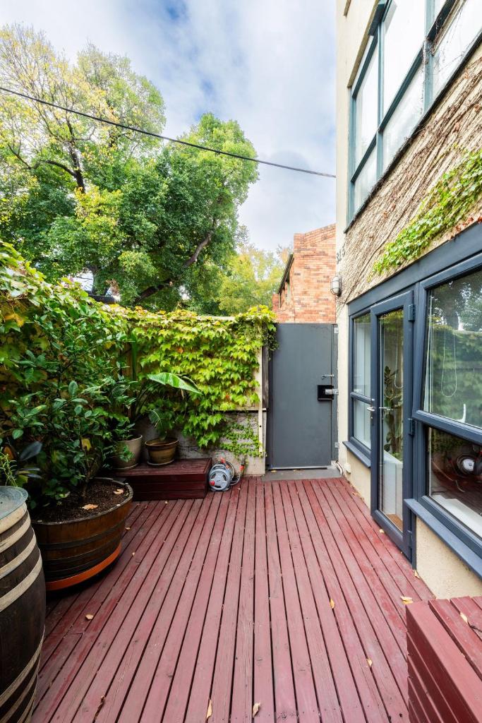 Tranquil North Melbourne Stay with Patio & Parking photo 4