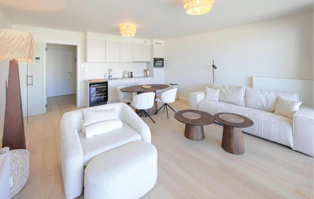 Lovely Apartment In Oostende photo 3