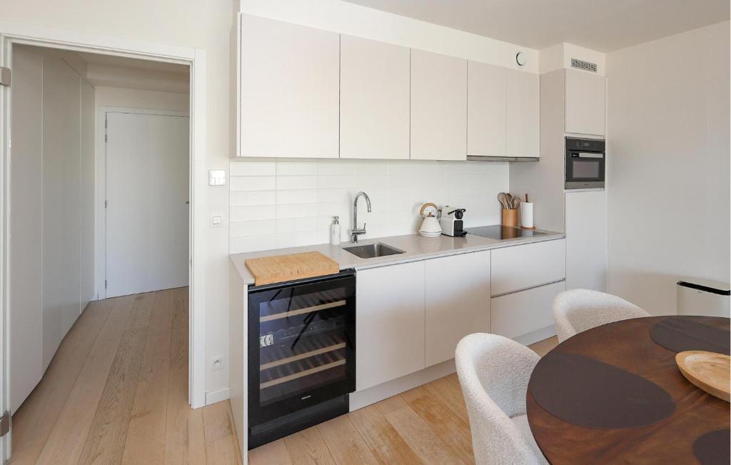 Lovely Apartment In Oostende photo 4