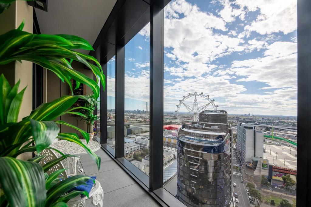 Penthouse Luxury Suite - Unmatched Views & Location photo 1