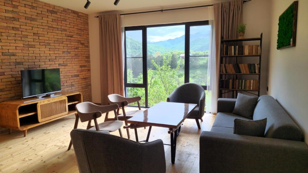 Nazani,apartment with 4 bedrooms,whole apartment,жильё целиком