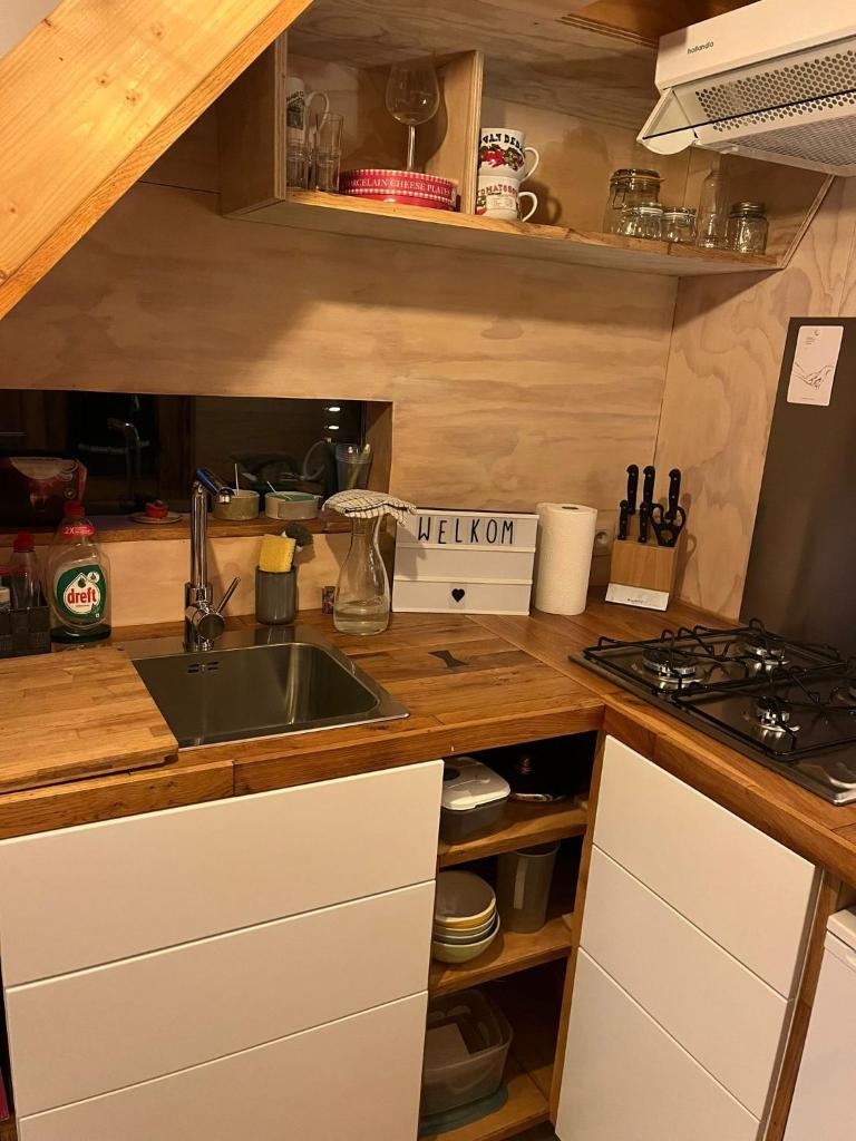 Tiny house less is more photo 4