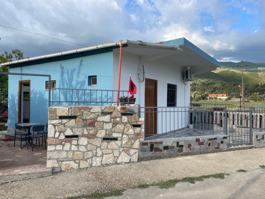 PANORAMIC VEW Xhanari Guesthouse Tepelene photo 4