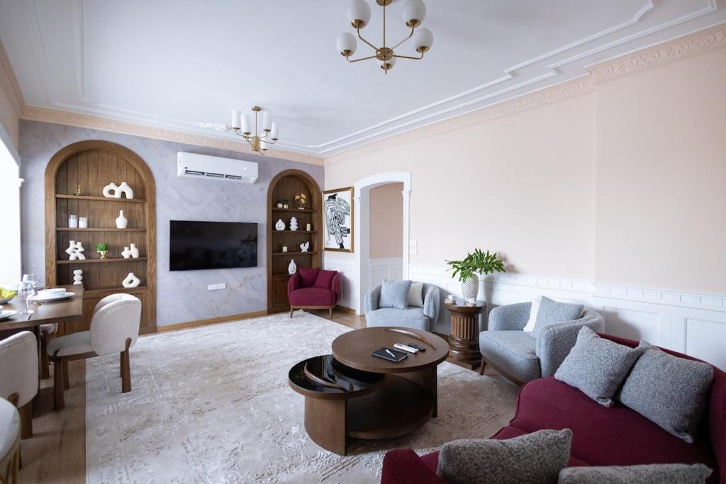 Sunny Designer Zamalek 2 Bedrooms Apartment With Nile View - Tap to explore photos