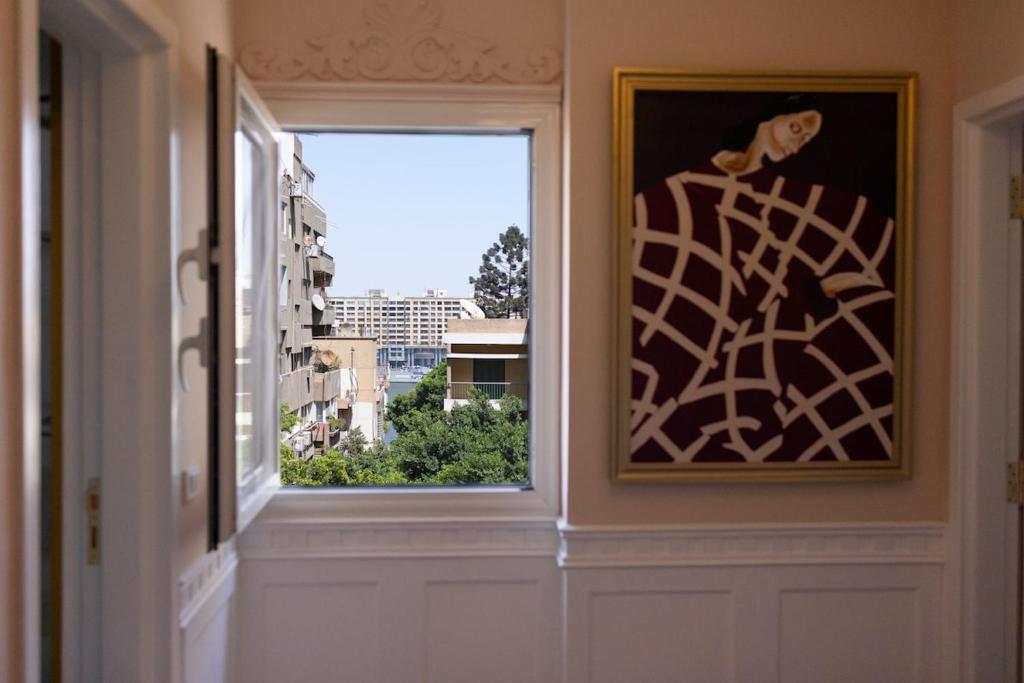 Sunny Designer Zamalek 2 Bedrooms Apartment With Nile View - Tap to explore photos