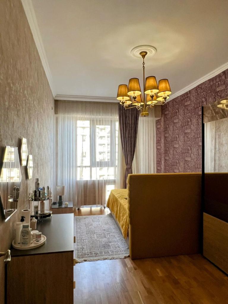 Luxurious Canadian Apartment photo 1