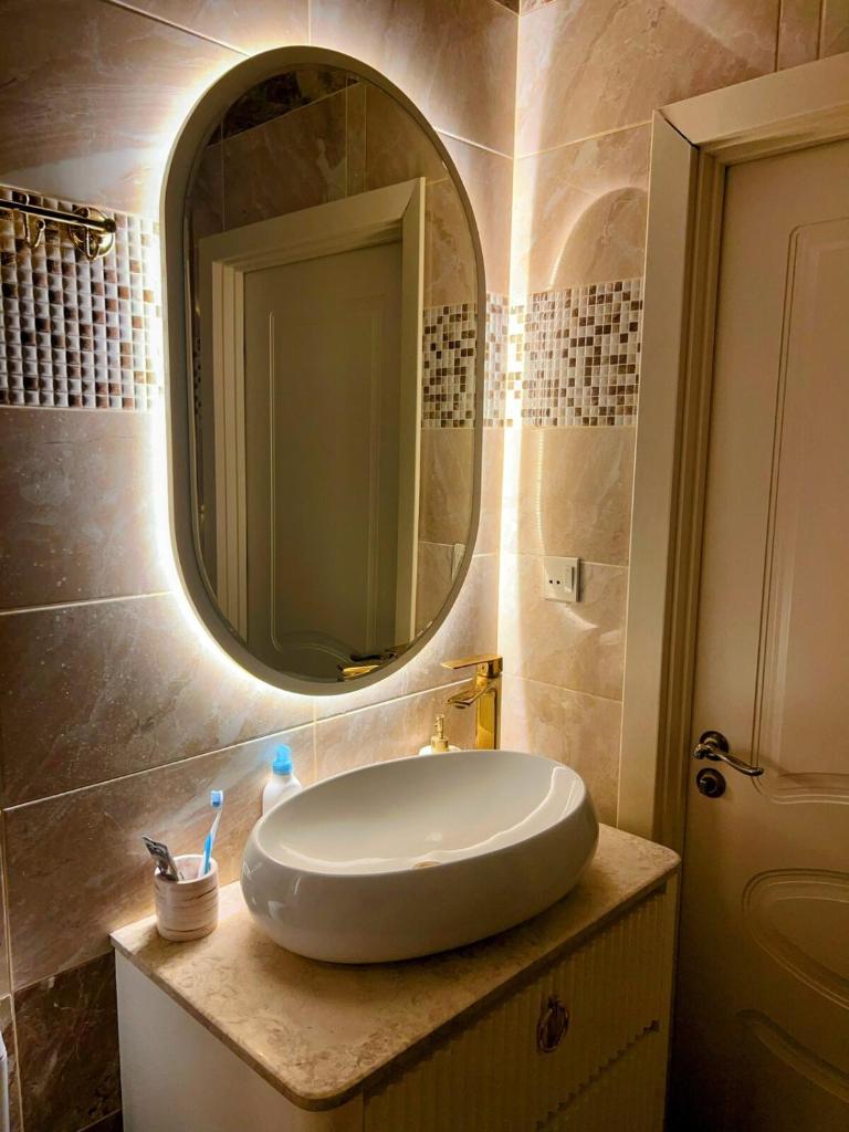 Luxurious Canadian Apartment photo 3