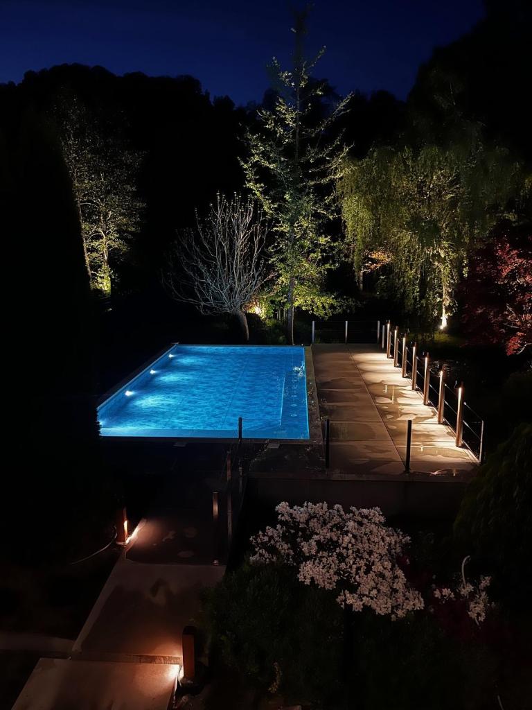 L'insolite par La Claire Fontaine photo 2
