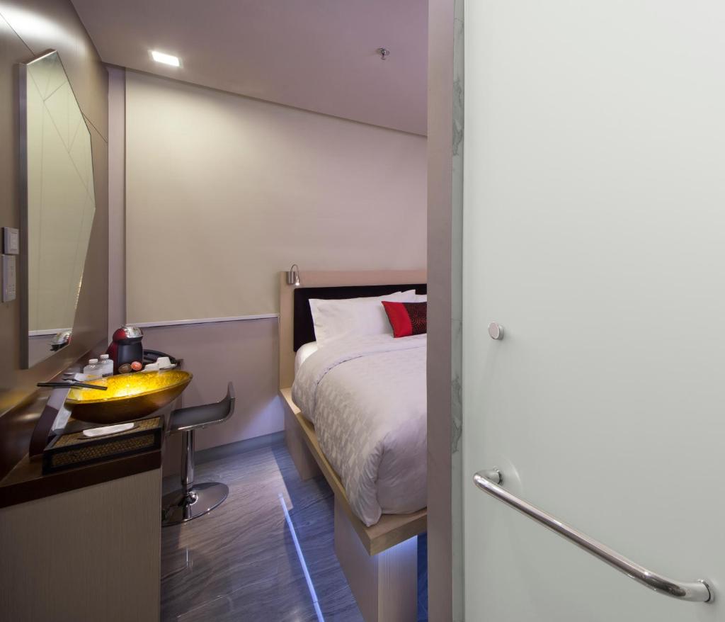 Двухместный (Номер Делюкс с кроватью размера «queen-size»), Hotel Clover 7