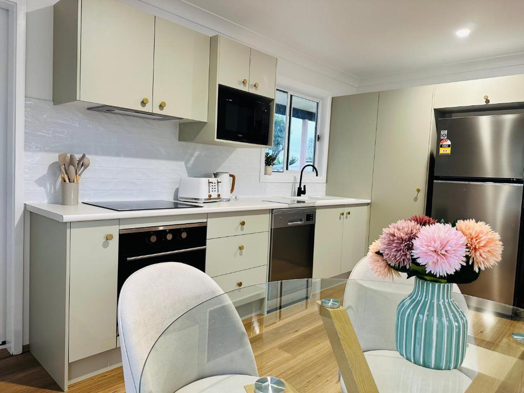 Ann St Bungalow-Perfect Escape! photo 2
