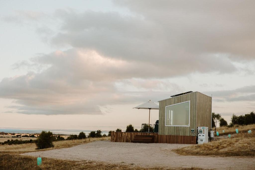 Off-grid Beachfront Cabin on Kangaroo Island photo 4