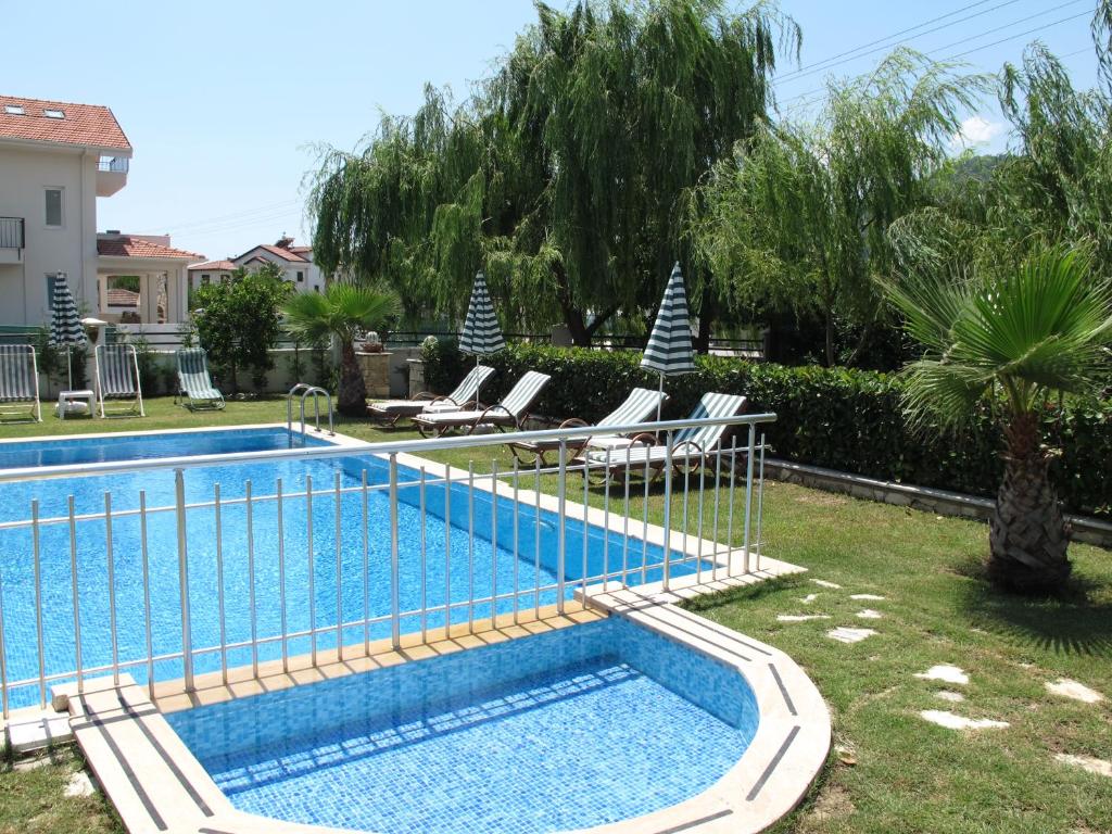 Crescent Villa photo 3