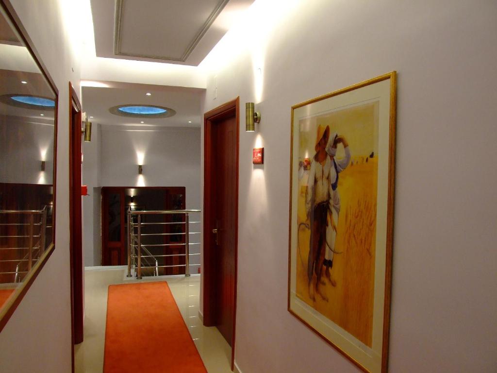Hotel Avra photo 1