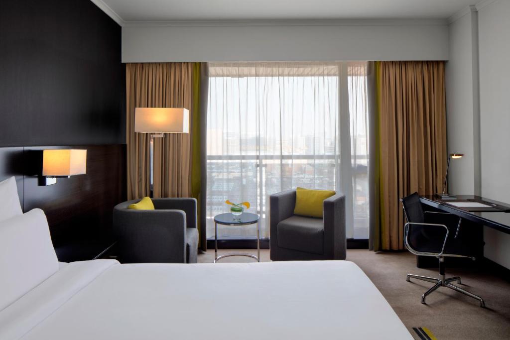 Двухместный (Улучшенный двухместный номер с 1 кроватью), Отель Pullman Dubai Creek City Centre