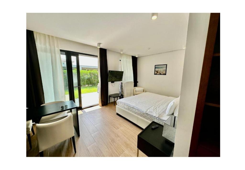 Sea Breeze White Villas 1
