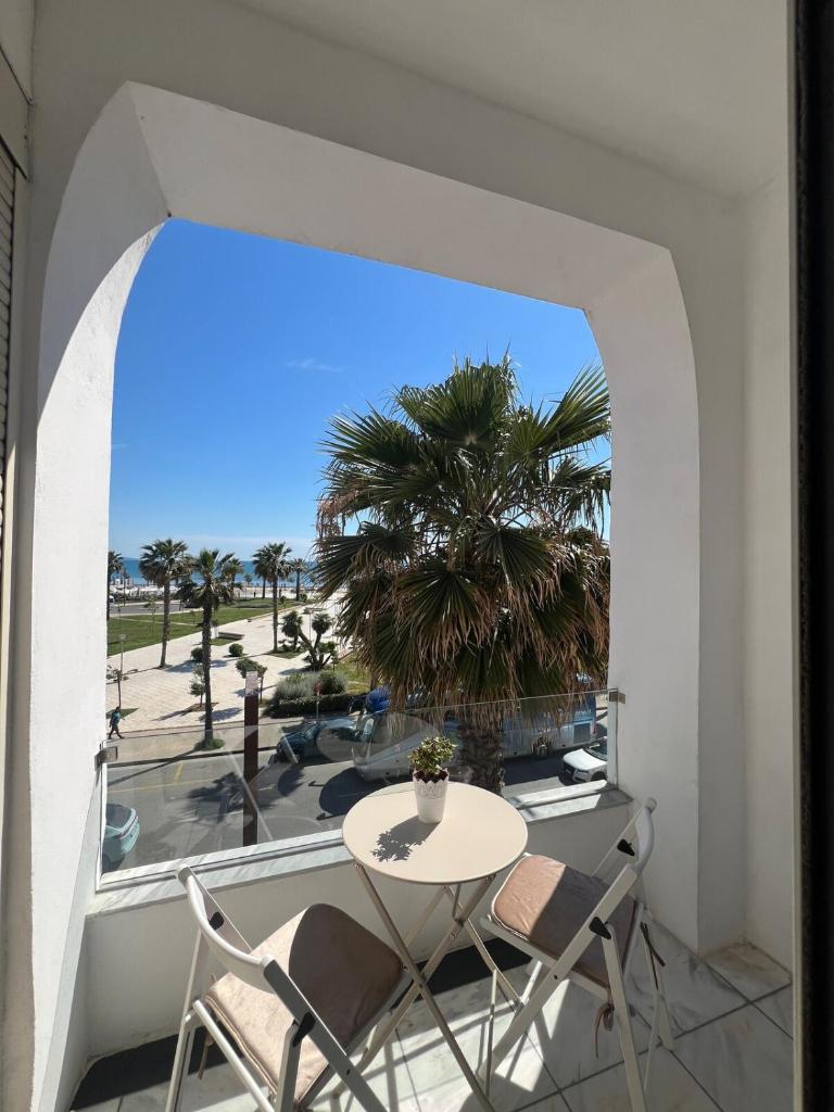 Sea view Captain Apartment Durres photo 3