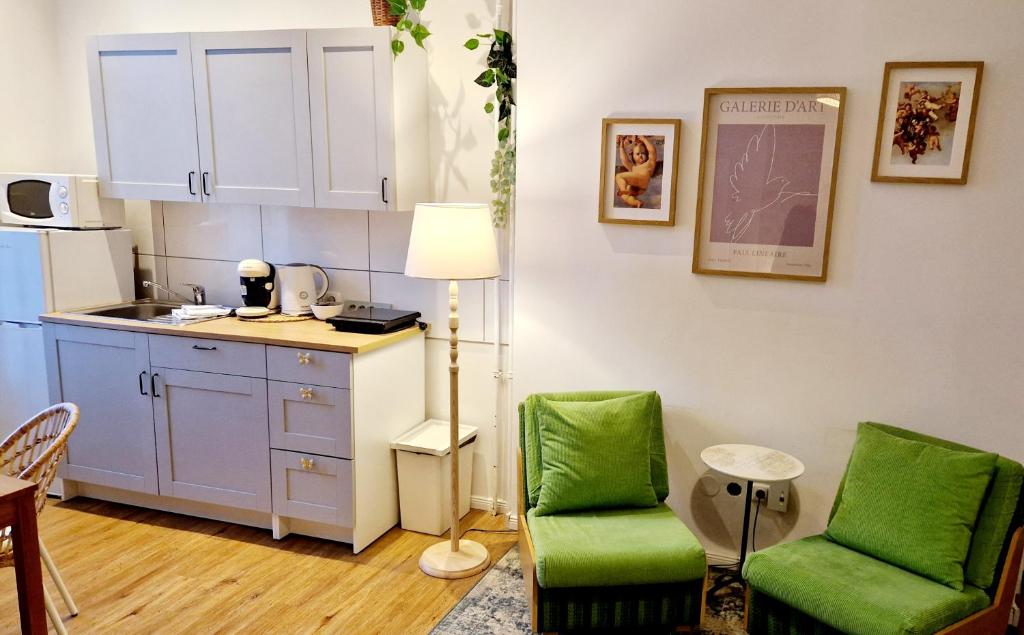 Stylish & Cosy Apartment in Berlin, WiFi - Tap to explore photos