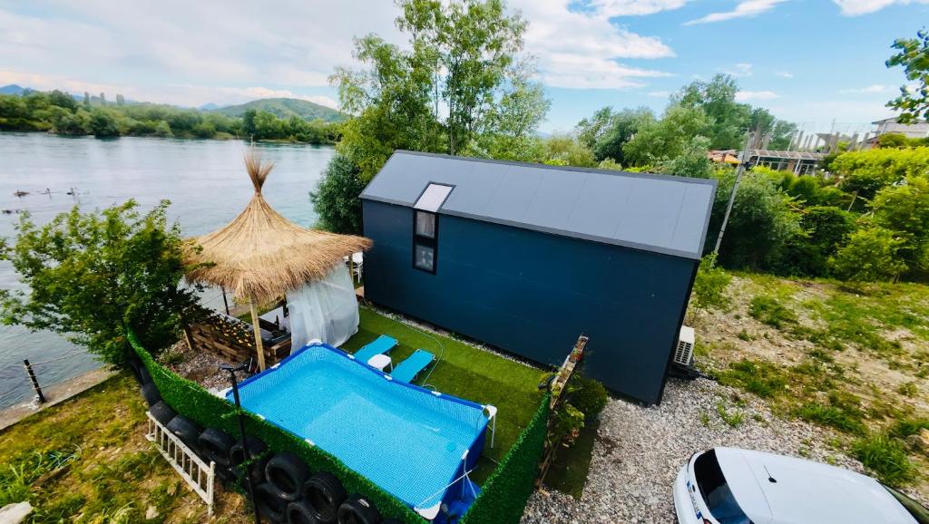 446 Tiny House Zues photo 3