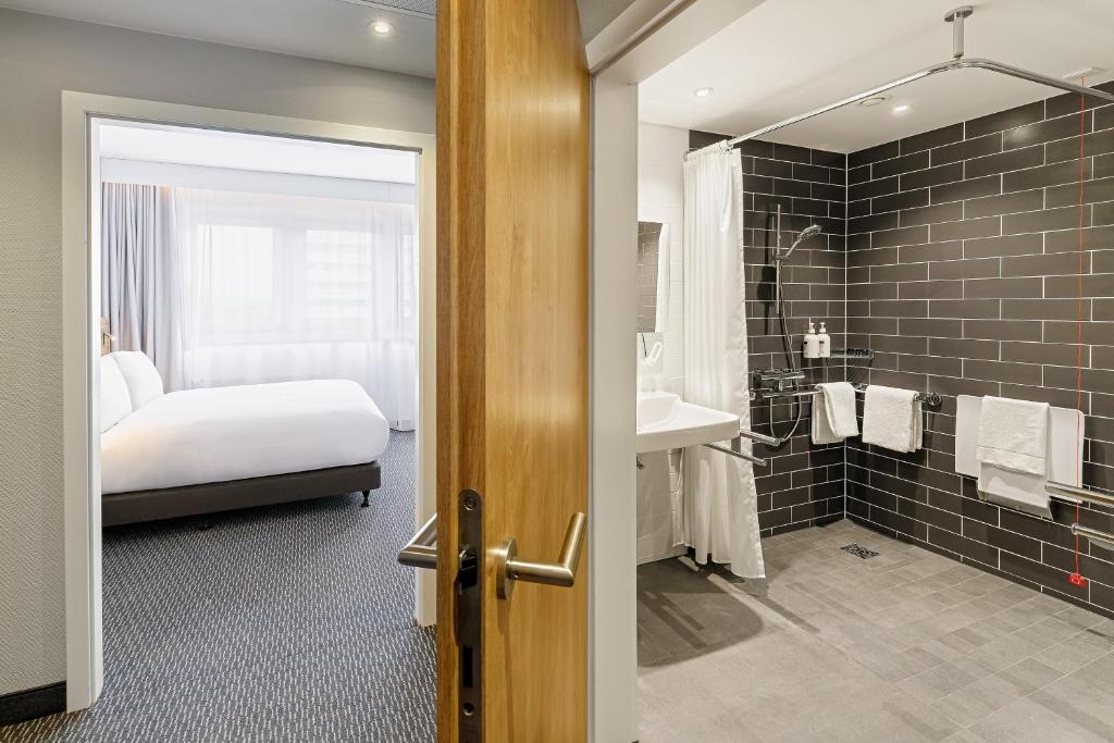 Holiday Inn Express Dresden Zentrum, an IHG Hotel - Tap to explore photos