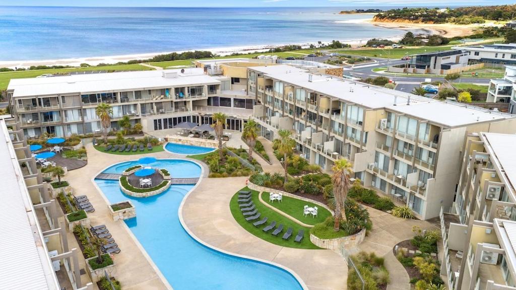 Beachfront Getaway photo 3