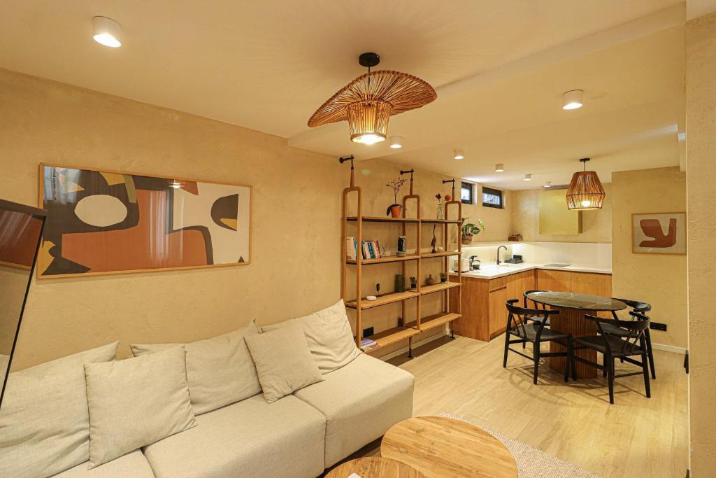 Newly Designed 2BR Apartment In Center-By Wehost - Tap to explore photos