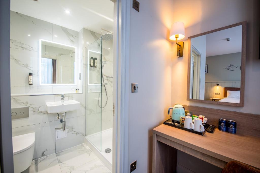 Imperial Hotel Tenby Room Type - Standard Twin Room